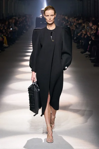Look 7